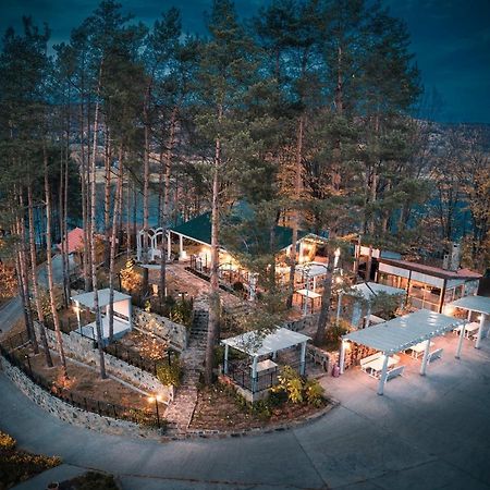 Семеен Хотел И Ресторант Райски Залив Golyama Zhelyazna Extérieur photo