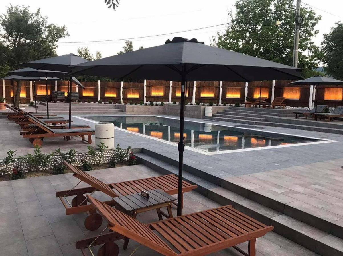 Семеен Хотел И Ресторант Райски Залив Golyama Zhelyazna Extérieur photo