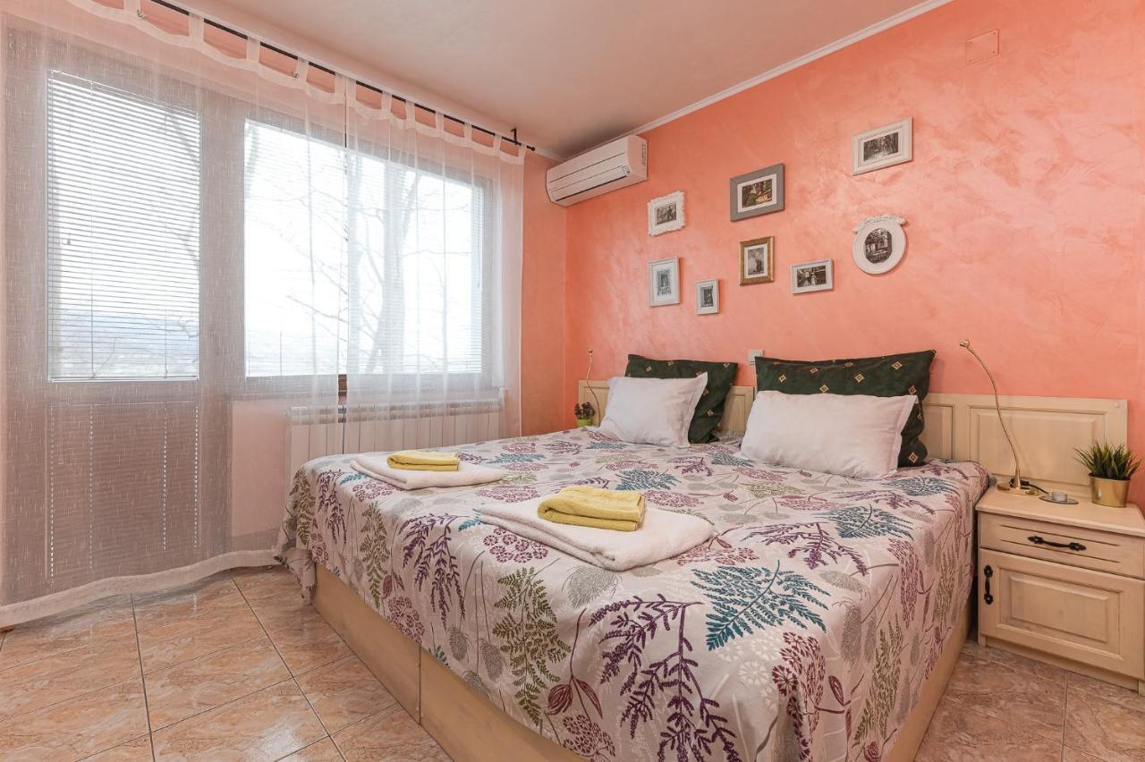 Семеен Хотел И Ресторант Райски Залив Golyama Zhelyazna Extérieur photo
