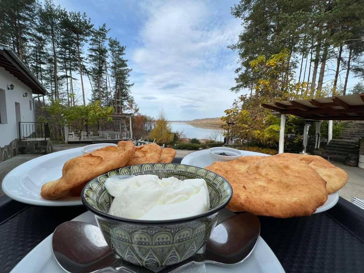 Семеен Хотел И Ресторант Райски Залив Golyama Zhelyazna Extérieur photo