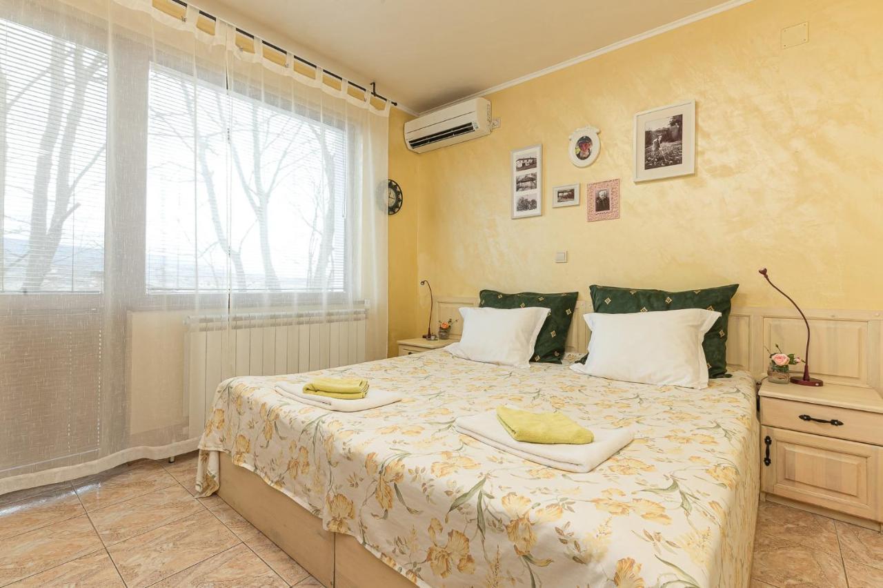 Семеен Хотел И Ресторант Райски Залив Golyama Zhelyazna Extérieur photo