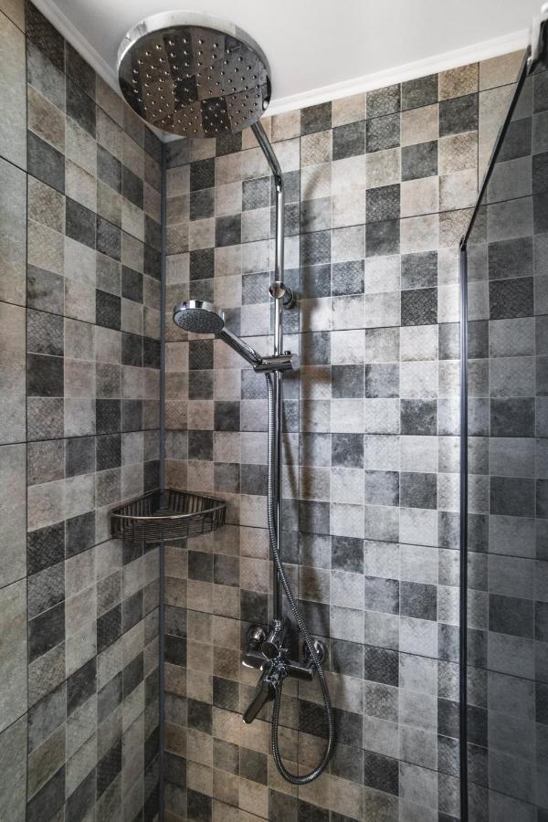 Семеен Хотел И Ресторант Райски Залив Golyama Zhelyazna Extérieur photo