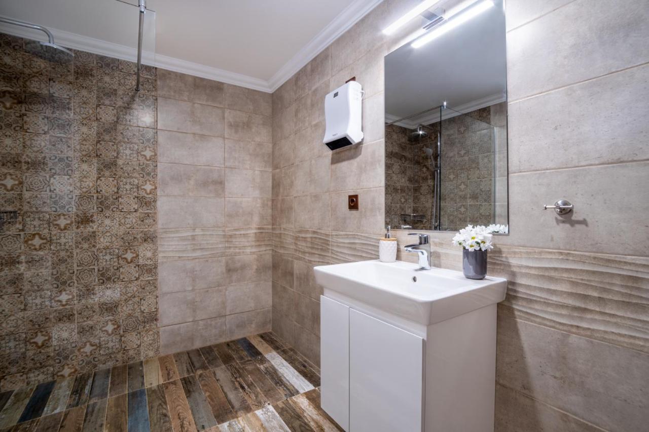 Семеен Хотел И Ресторант Райски Залив Golyama Zhelyazna Extérieur photo